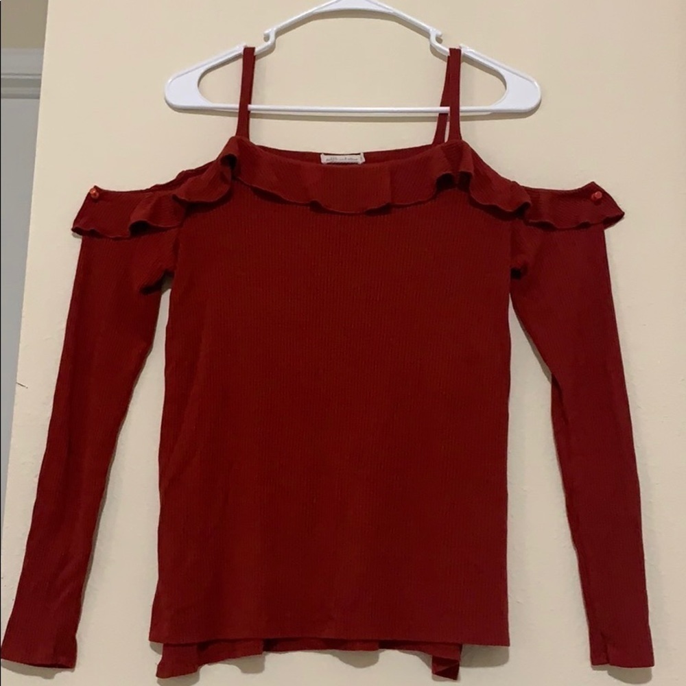 PEBBLE AND STONE* cold shoulder shirt